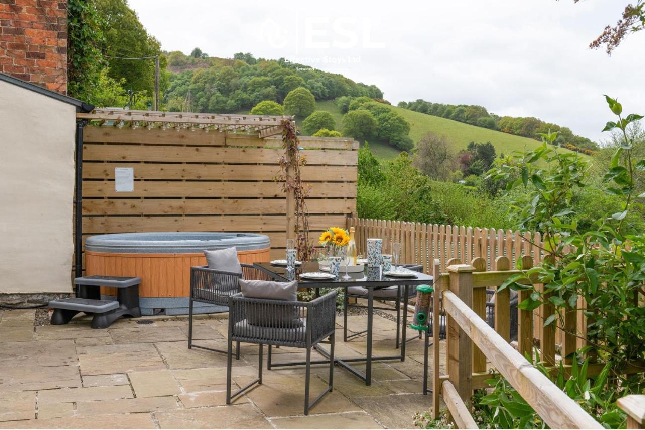 Luxurious 2 Bedroom Countryside Hot Tub Retreat In Stiperstones Shelve Exterior photo